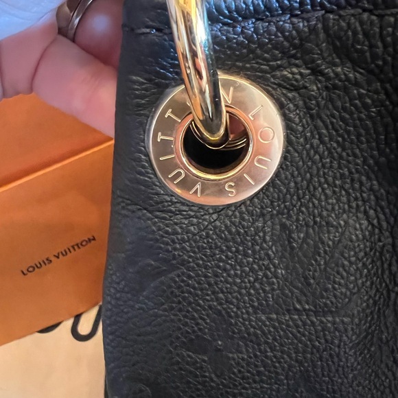 🖤🖤Louis Vuitton Artsy Empriente MM Black🖤🖤 - Picture 12 of 15
